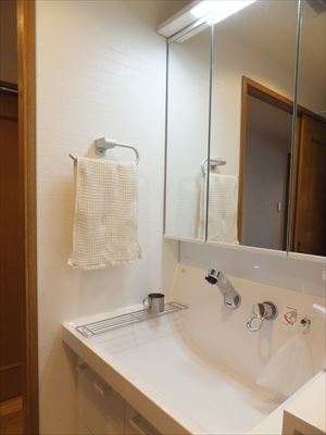 水廻りをリフレッシュ!壁面収納でTV周辺がスッキリ 水廻りをリフレッシュ!壁面収納でTV周辺がスッキリ